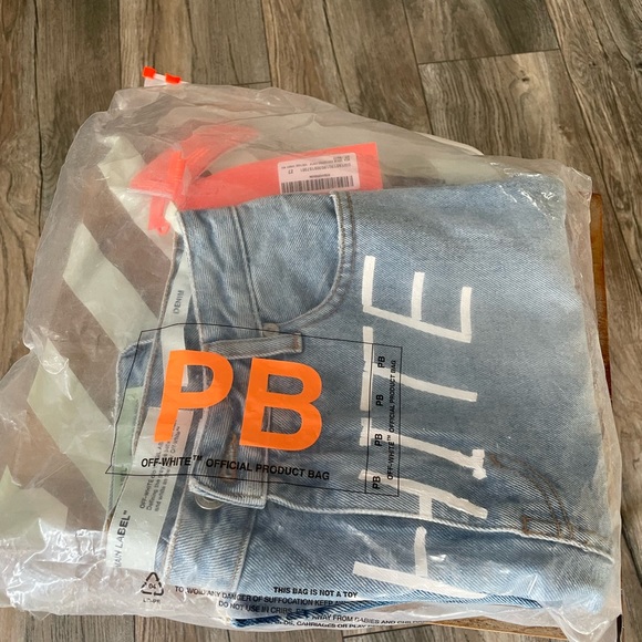 OFF-WHITE “DENIM LABEL” Straight-Leg Jeans - Picture 2 of 3